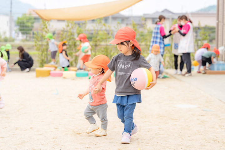 東広島市の企業主導型保育園IKC（イック）｜国際性豊かな子供たちの成長を目指す｜株式会社メンテックワールド